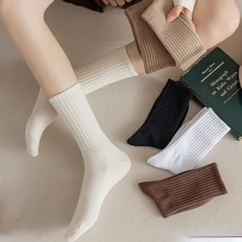 Зимни чорапи дамски бели чорапи със средна дължина, корейски студентски памучни спортни чорапи