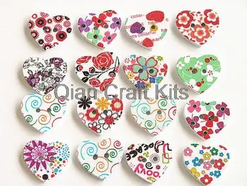 Дървени копчета 500шт, Сърца от цветя принтом, бяла основа, Смесен цвят, 18 мм, 2 дупки